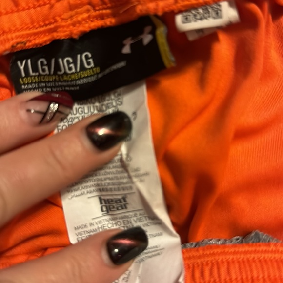 Boys large Under Armour shorts! - Picture 5 of 5